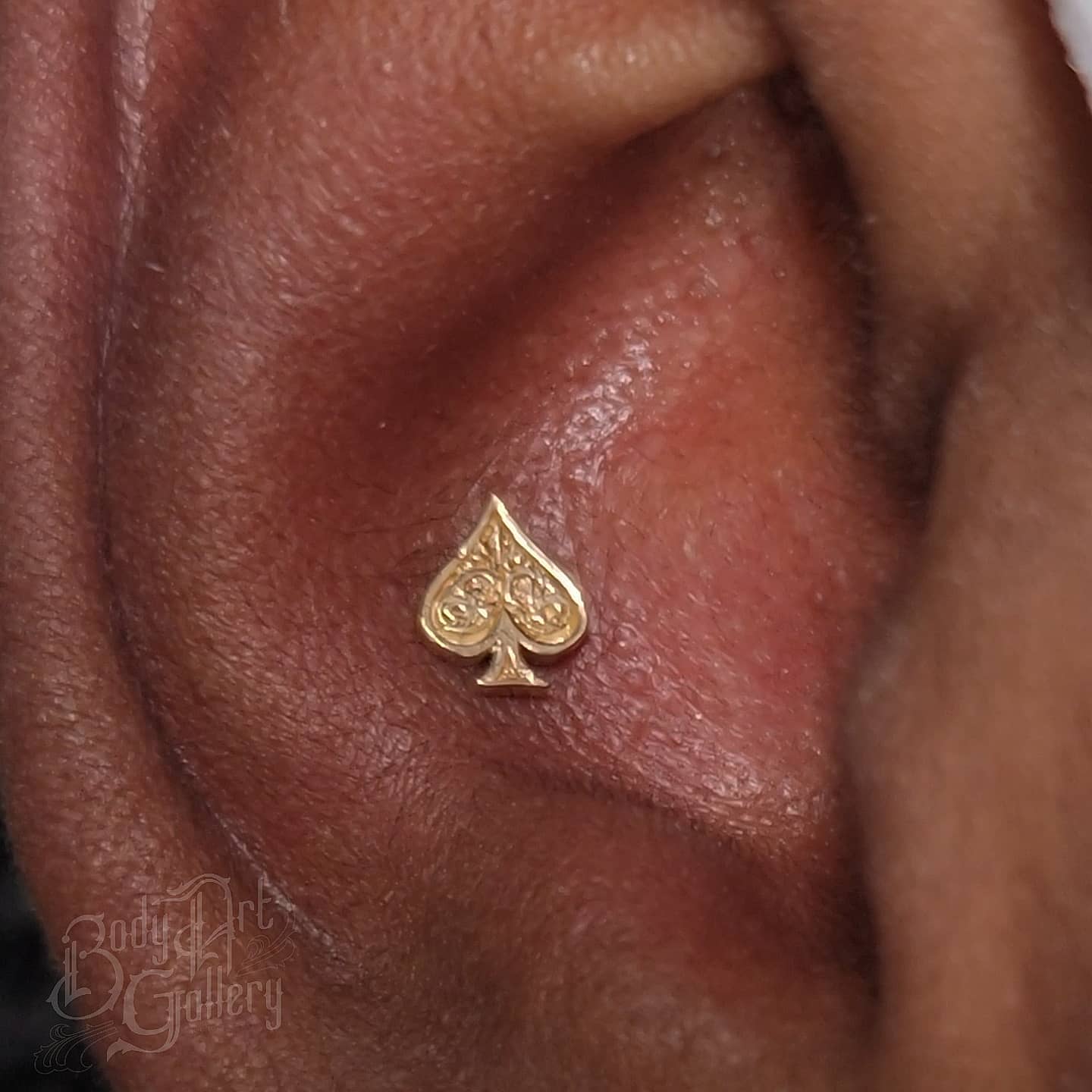 Ace of Spades | 14K Threadless Top For Nose, Ears & Lip - Avanti Body Jewelry